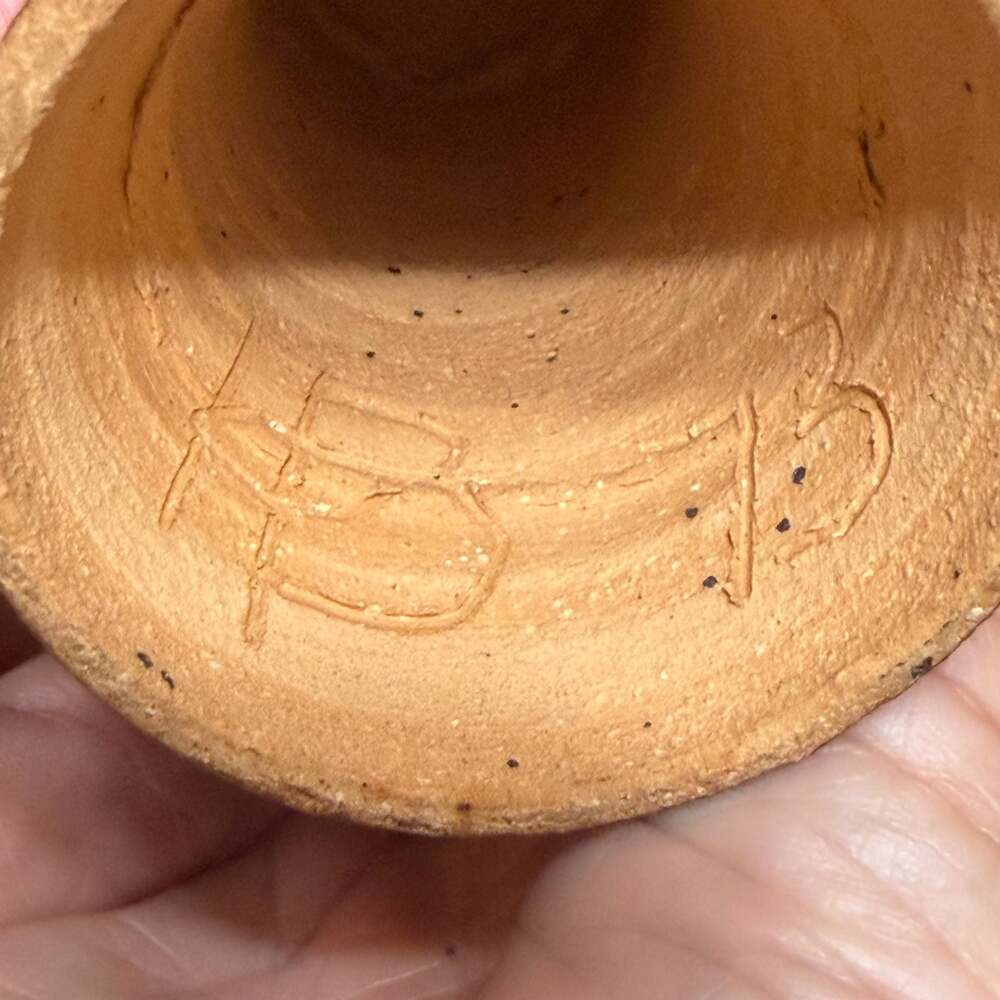 Vintage Studio Pottery Footed Goblet with Textured Geometric Design Marked 1973 - Picture 9 of 13